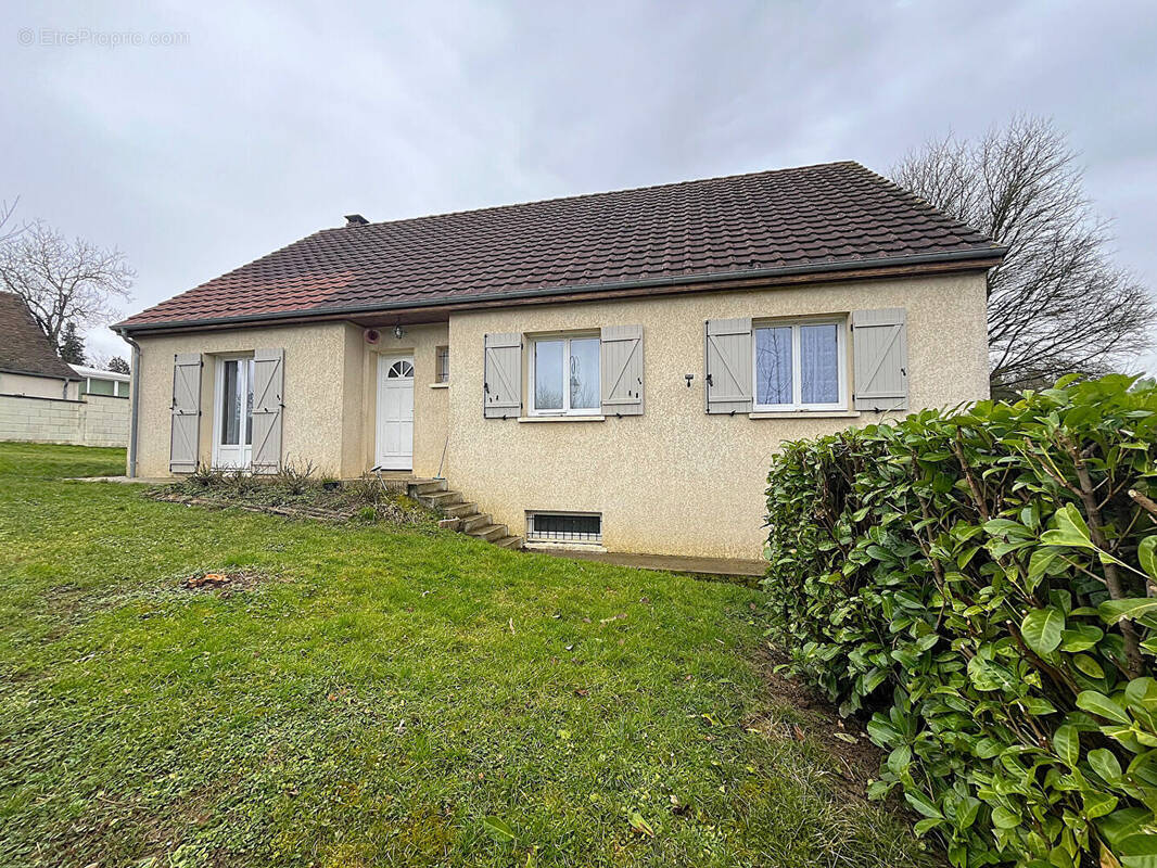 Maison à SAVIGNY-SUR-CLAIRIS