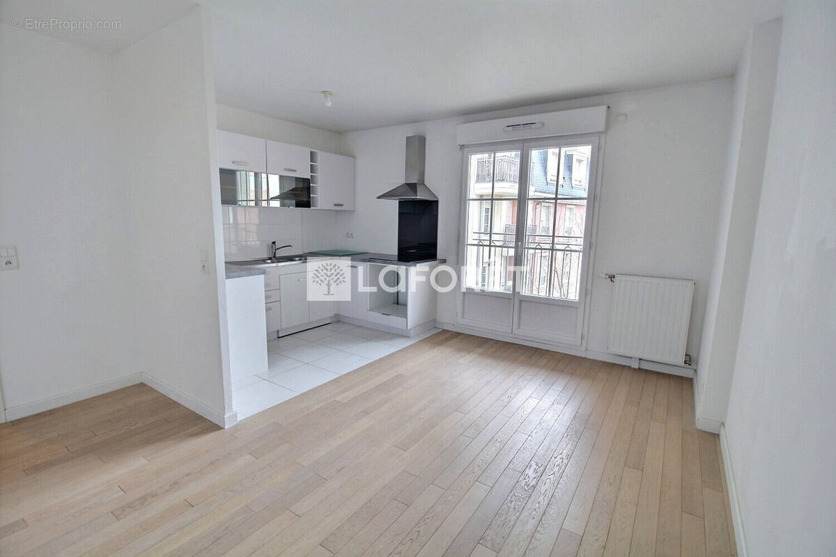 Appartement à LA GARENNE-COLOMBES