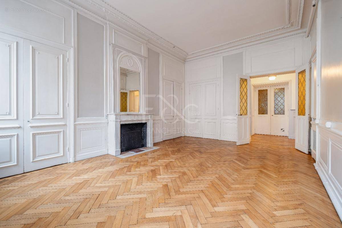 Appartement à LYON-6E