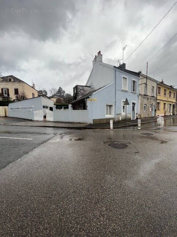 Maison à LE CREUSOT