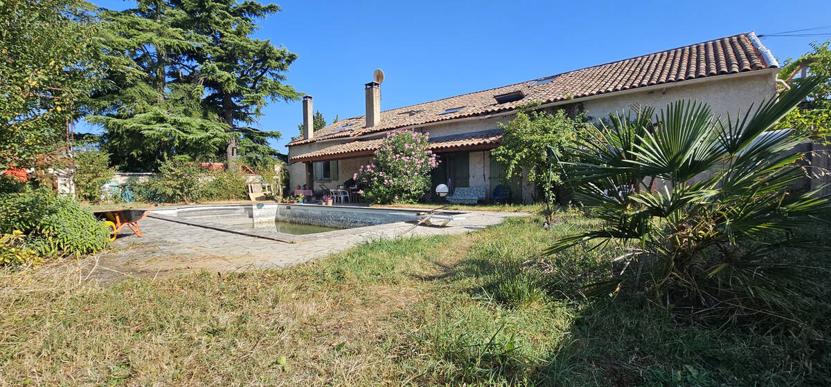 Maison à CHARMES-SUR-RHONE