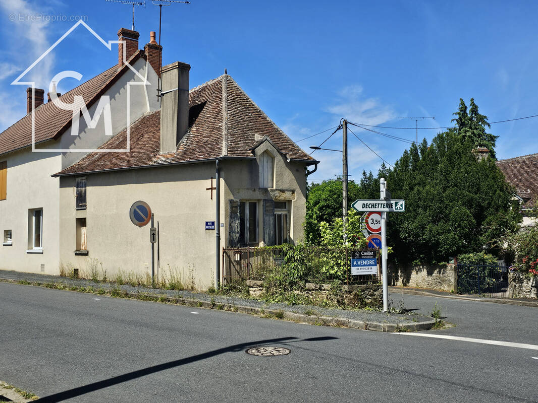 Maison à MONTGIVRAY