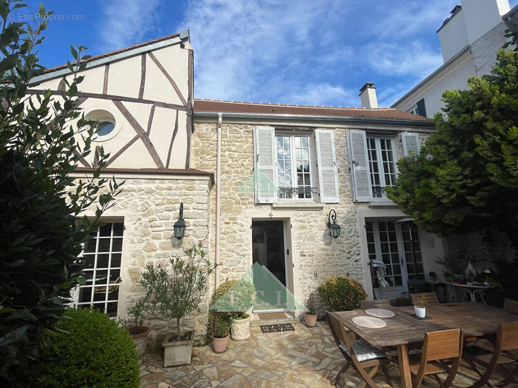 Maison à MAULE