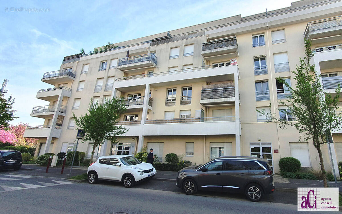 Appartement à FRESNES