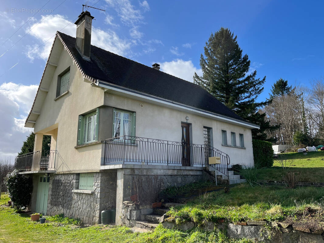 Maison à LADIGNAC-LE-LONG