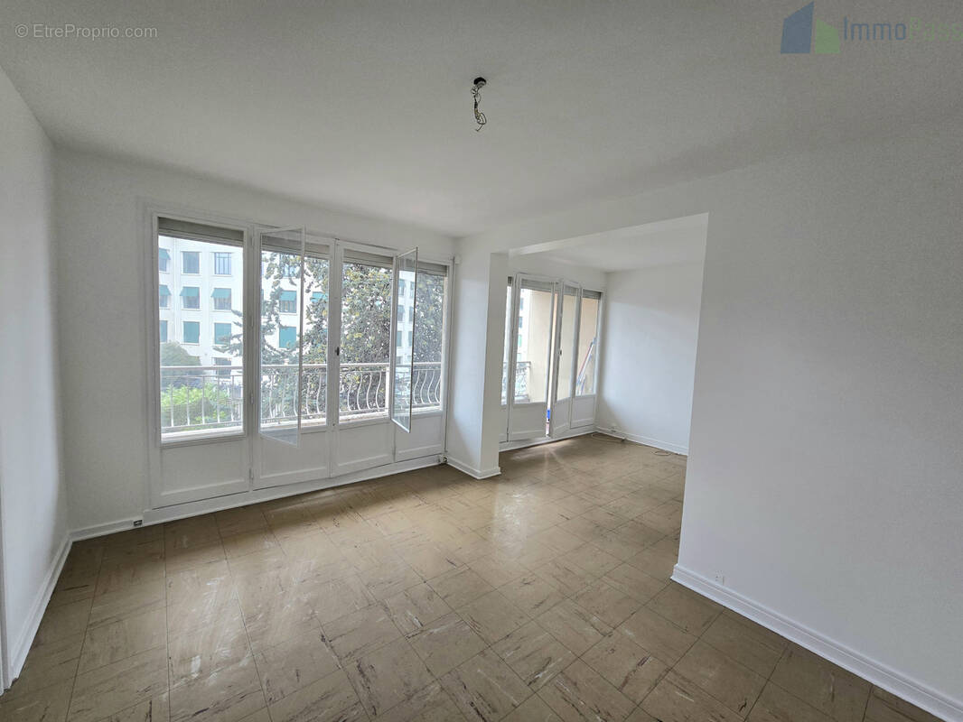 Appartement à LYON-8E