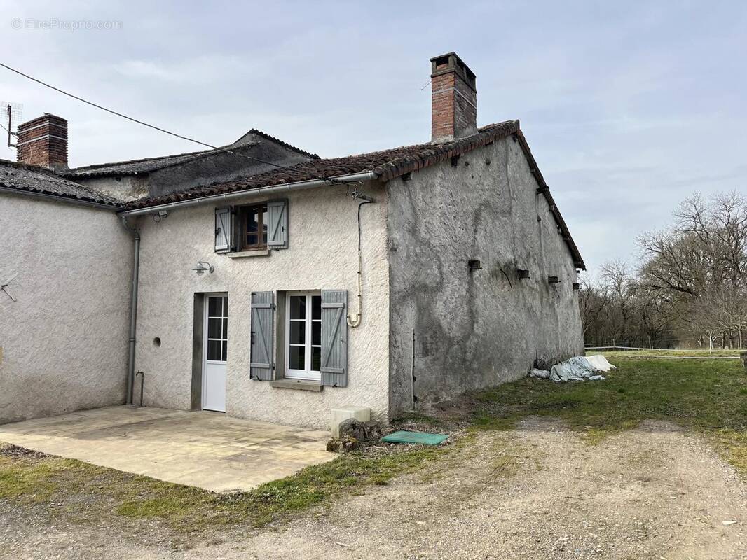 Maison à ADRIERS