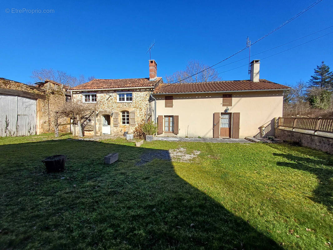 Maison à CHASSENEUIL-SUR-BONNIEURE