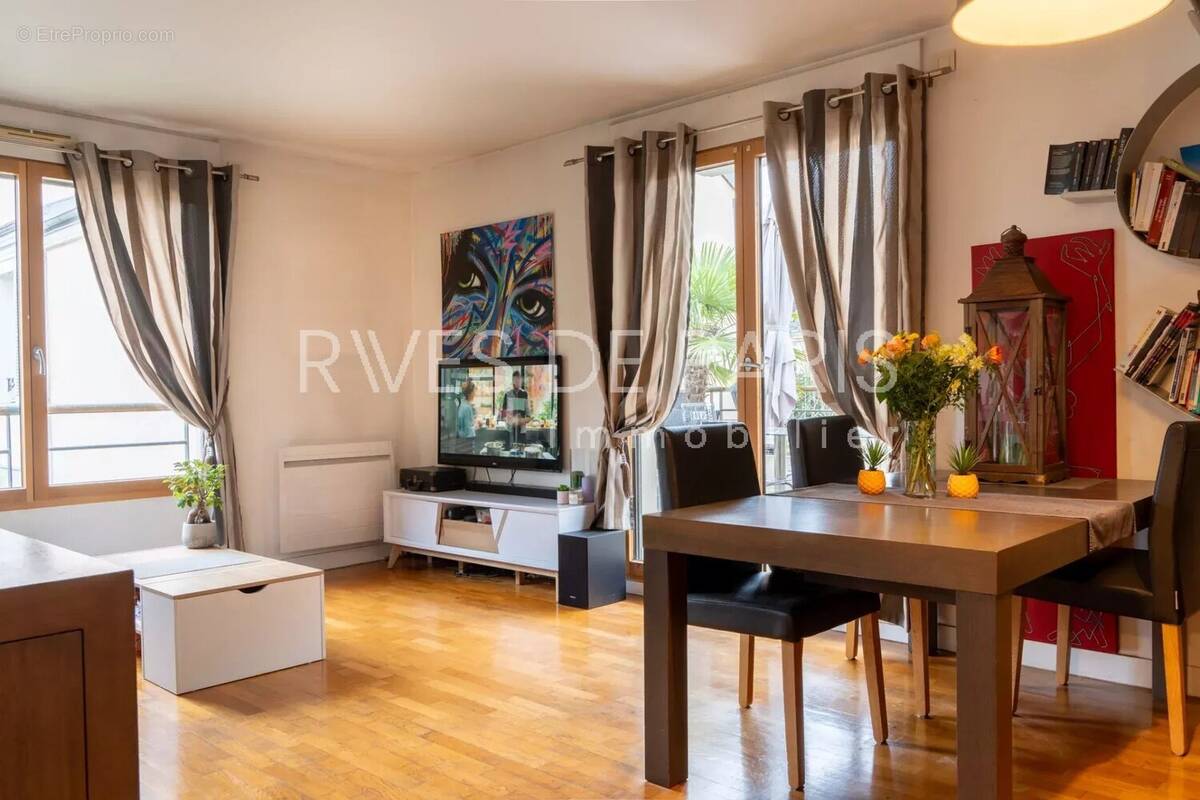 Appartement à COURBEVOIE