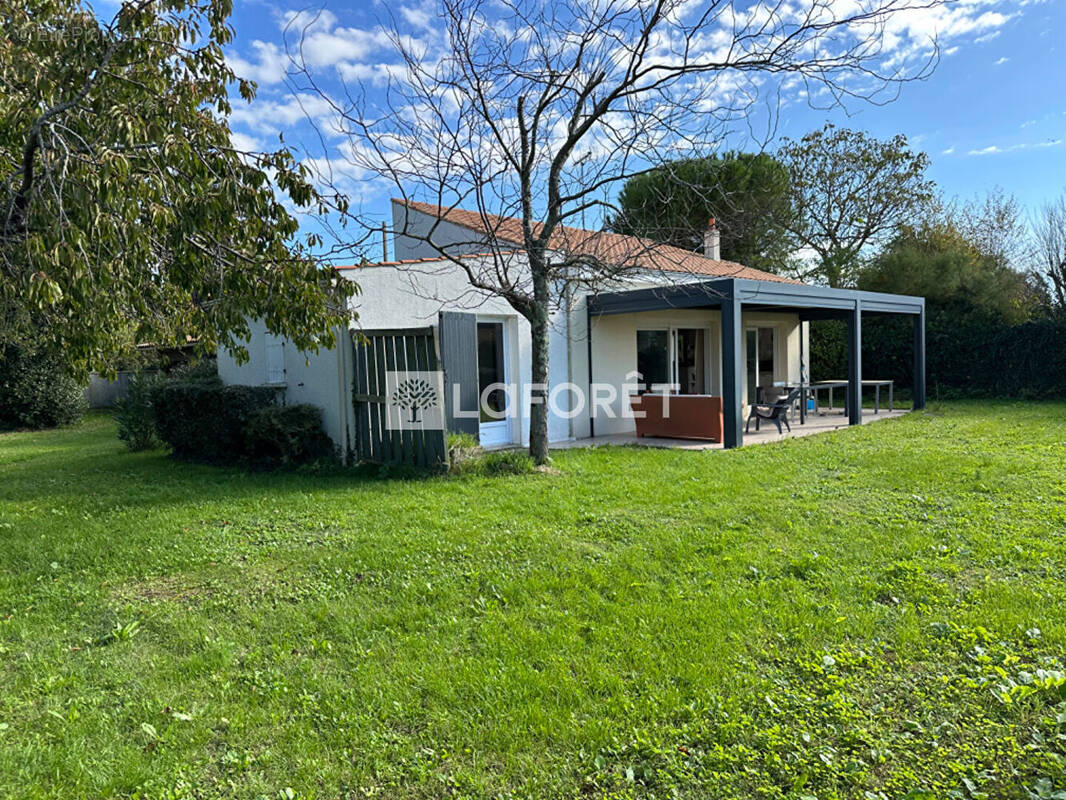 Maison à PORT-DES-BARQUES