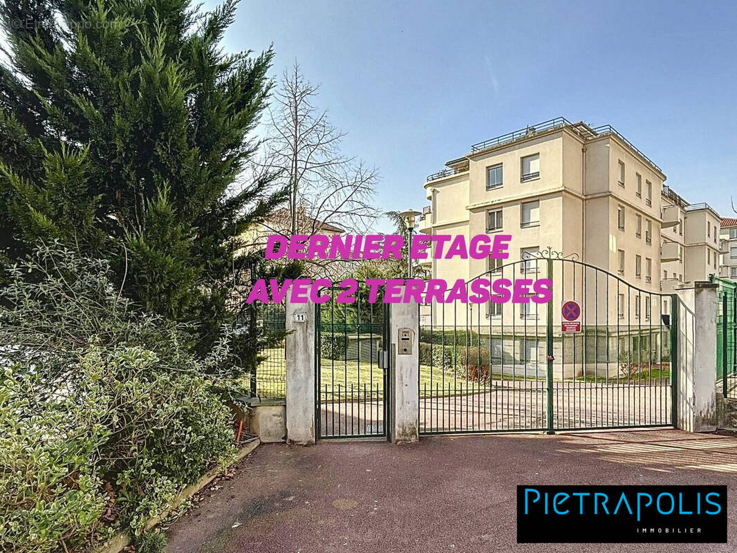 Résidence avec parc - Appartement à LYON-8E