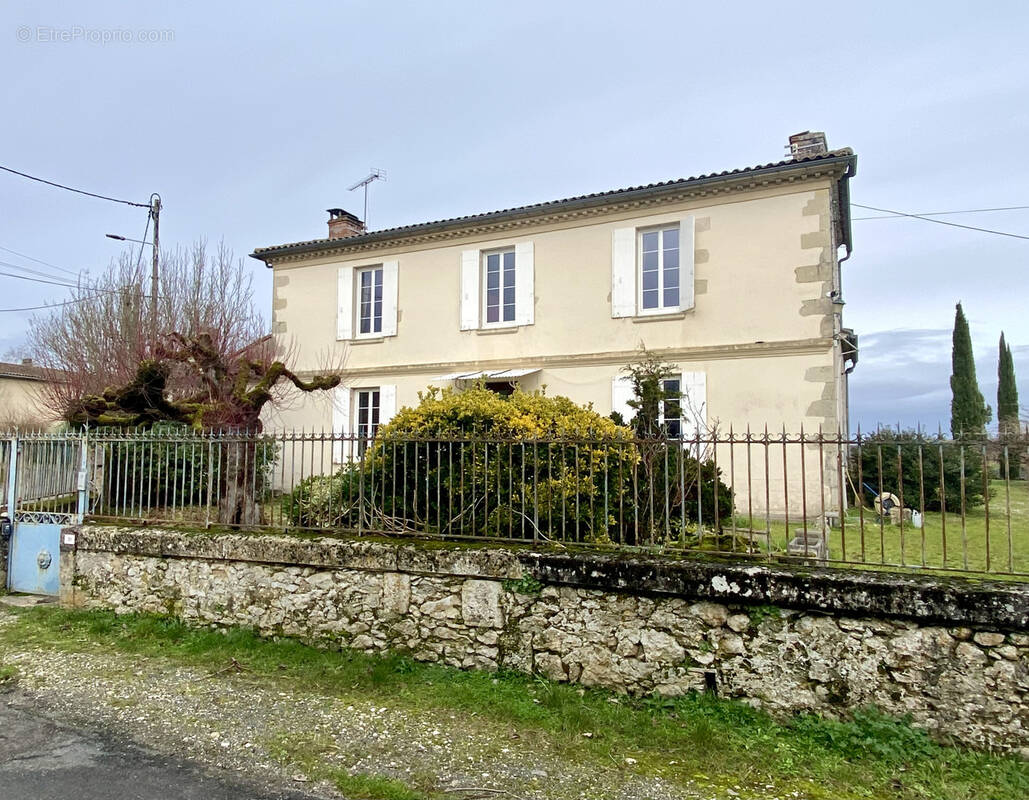 Maison à ILLATS