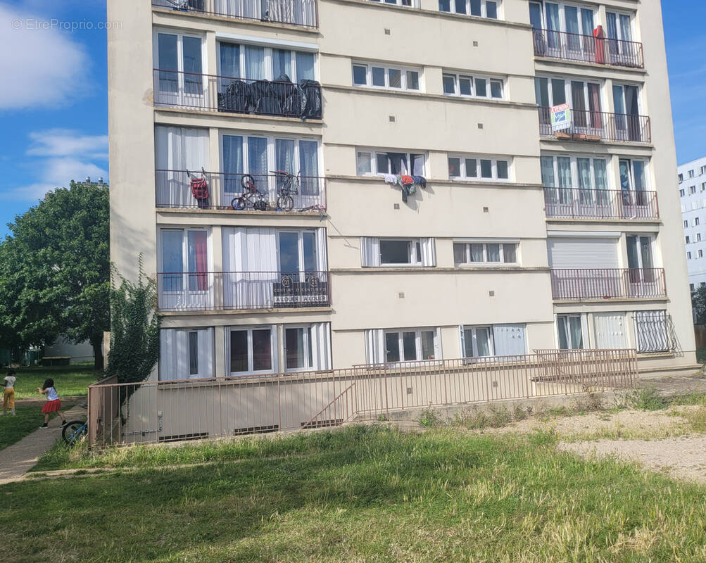 Appartement à VILLIERS-LE-BEL