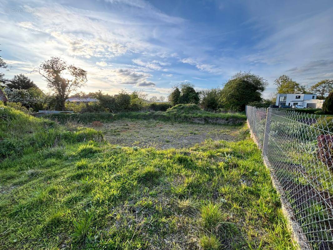 Terrain à TORIGNI-SUR-VIRE