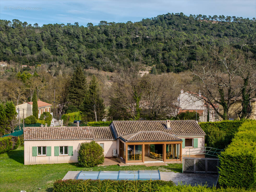 Maison à MEOUNES-LES-MONTRIEUX