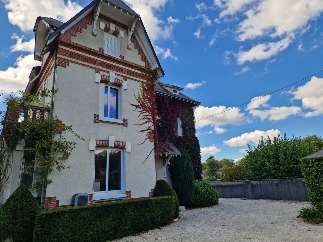 Maison à LA CHAPELLE-SAINT-MESMIN