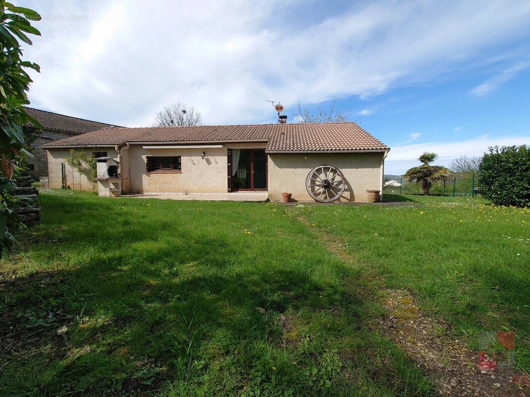 Maison à PUY-L&#039;EVEQUE