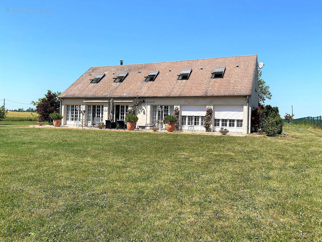 Maison à DONNERY