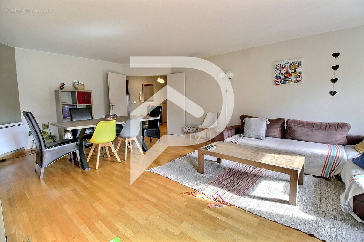 Appartement à SURESNES