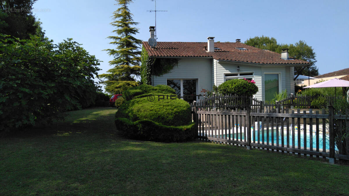 Maison à TOUVRE