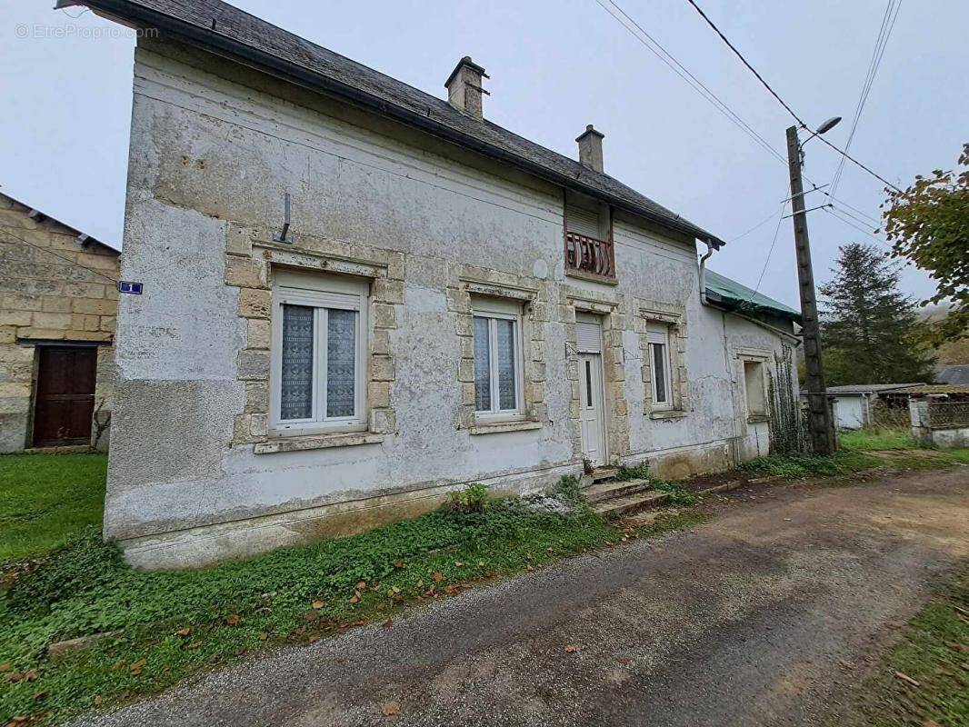 Maison à COUCY-LE-CHATEAU-AUFFRIQUE