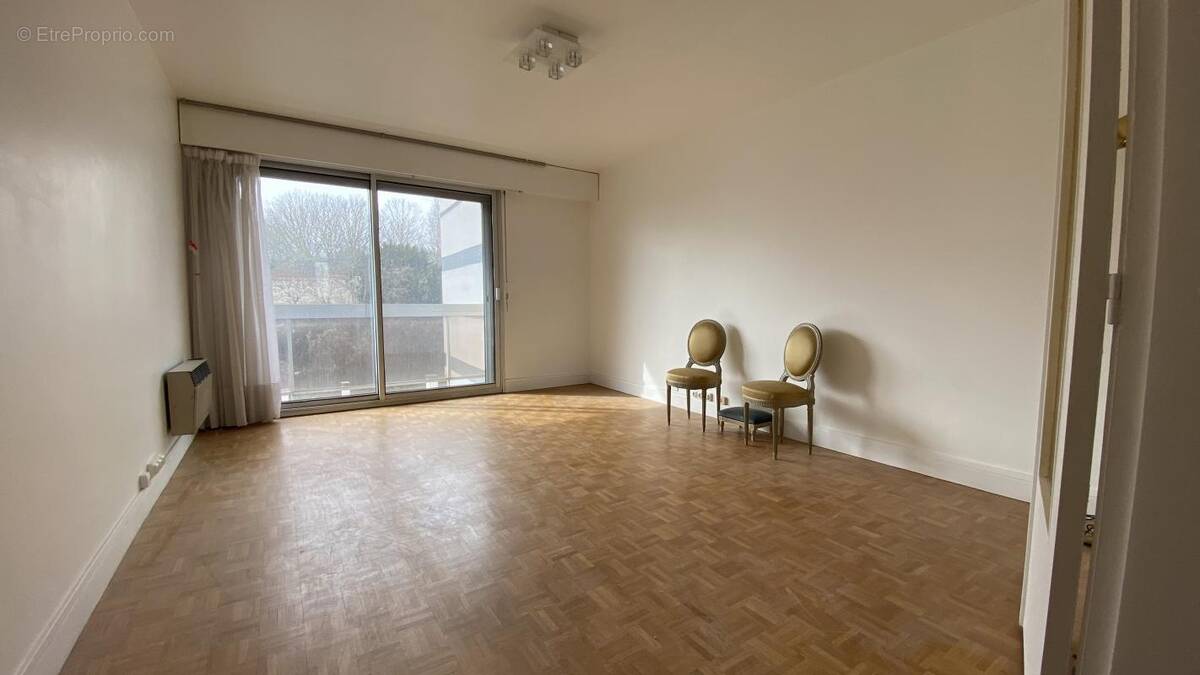 Appartement à PARIS-20E