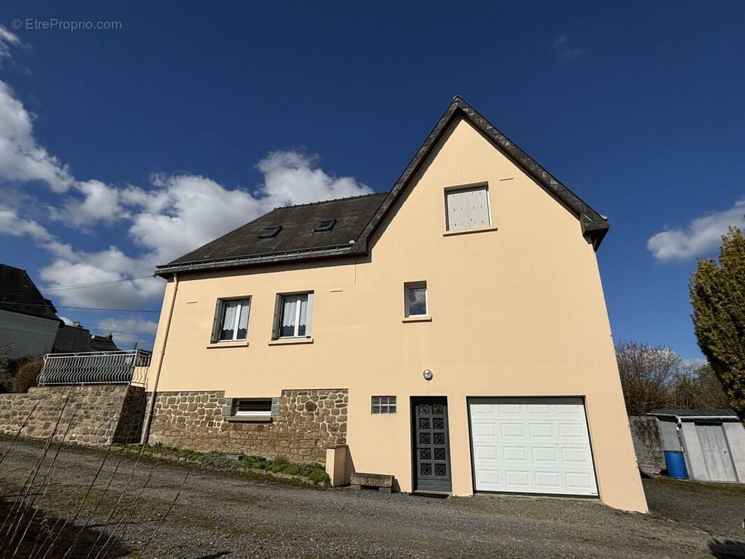 Maison à FOUGERES