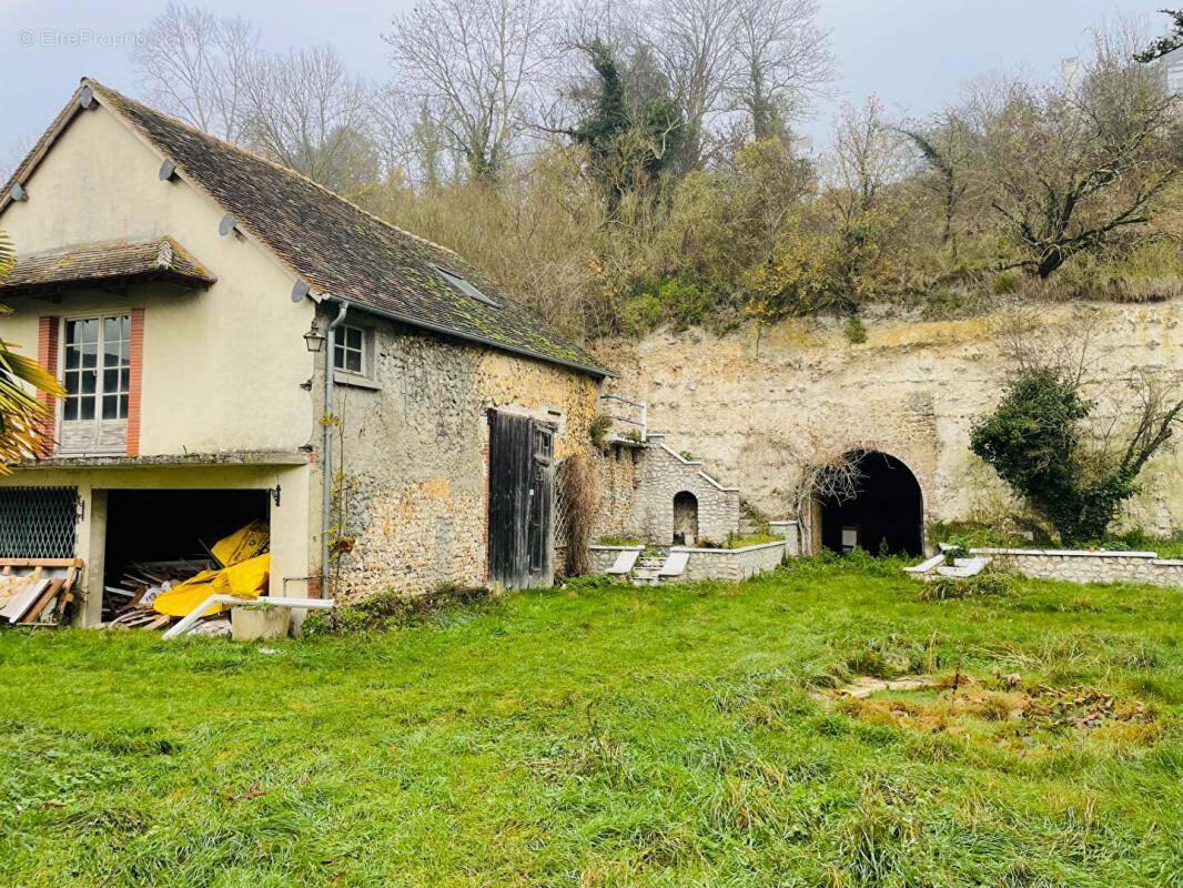 Maison à CHERISY