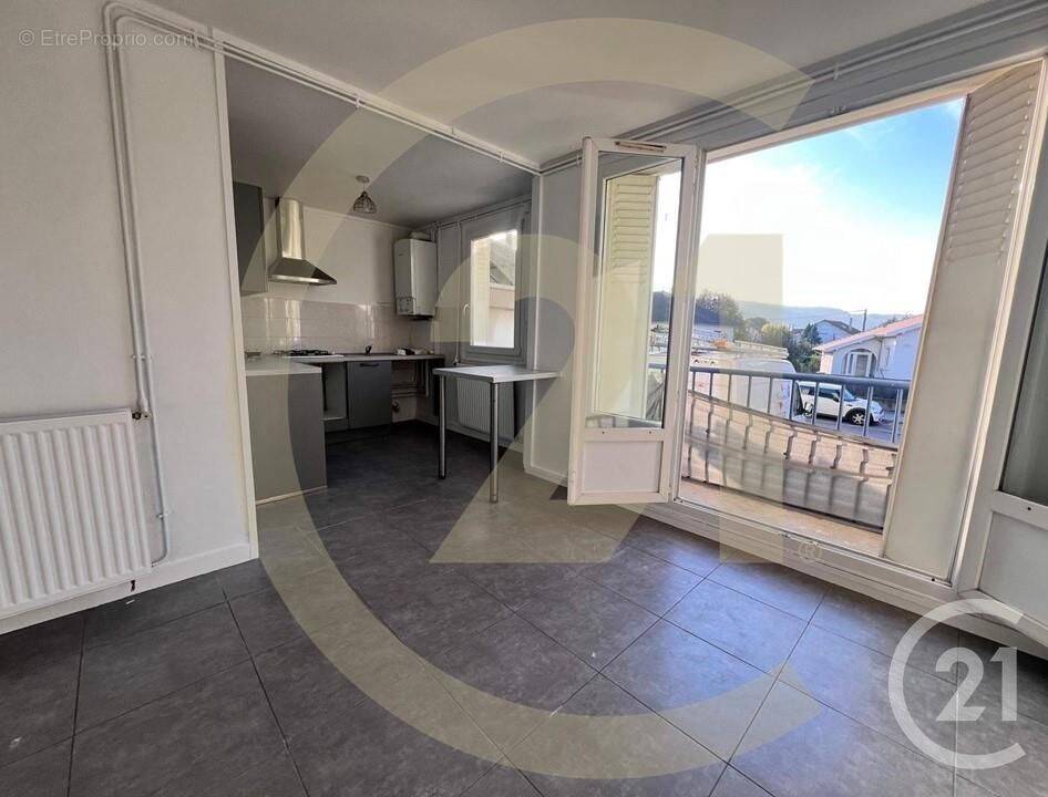 Appartement à BOURGOIN-JALLIEU