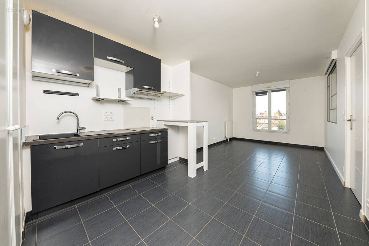 Appartement à VAIRES-SUR-MARNE