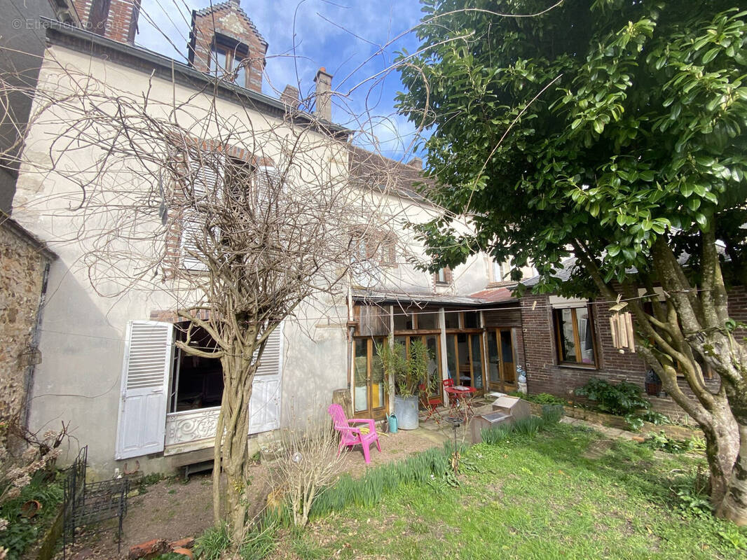 Maison à COURTENAY