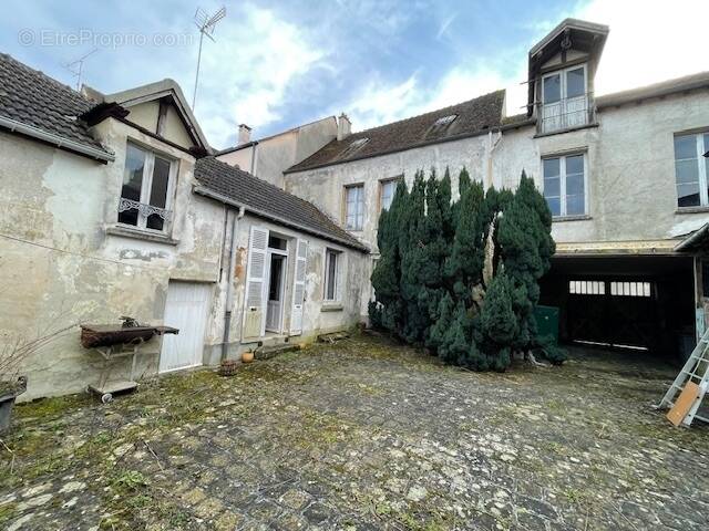 Maison à TOURNAN-EN-BRIE