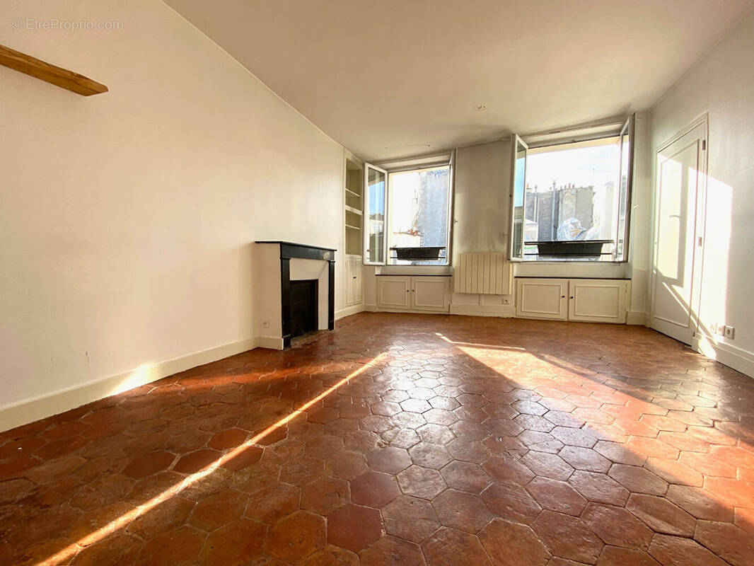 Appartement à PARIS-2E