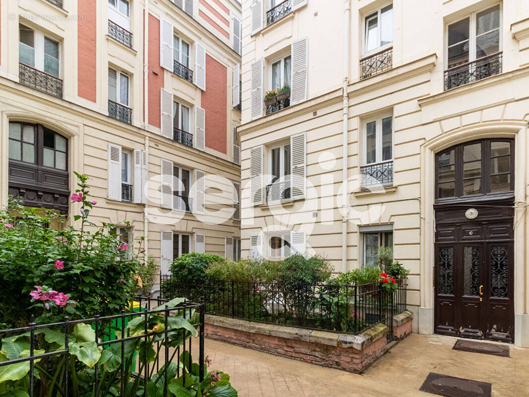 Appartement à PARIS-14E