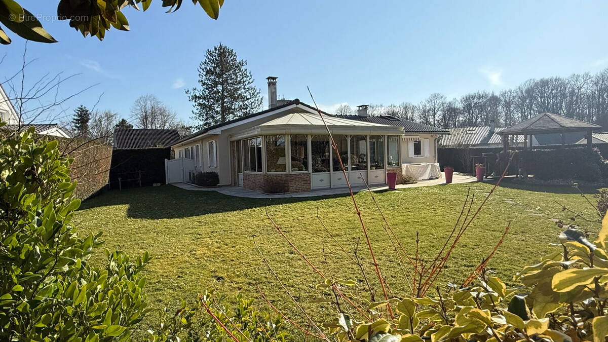 Maison à LESIGNY