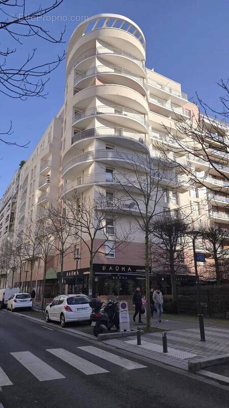 Appartement à COURBEVOIE