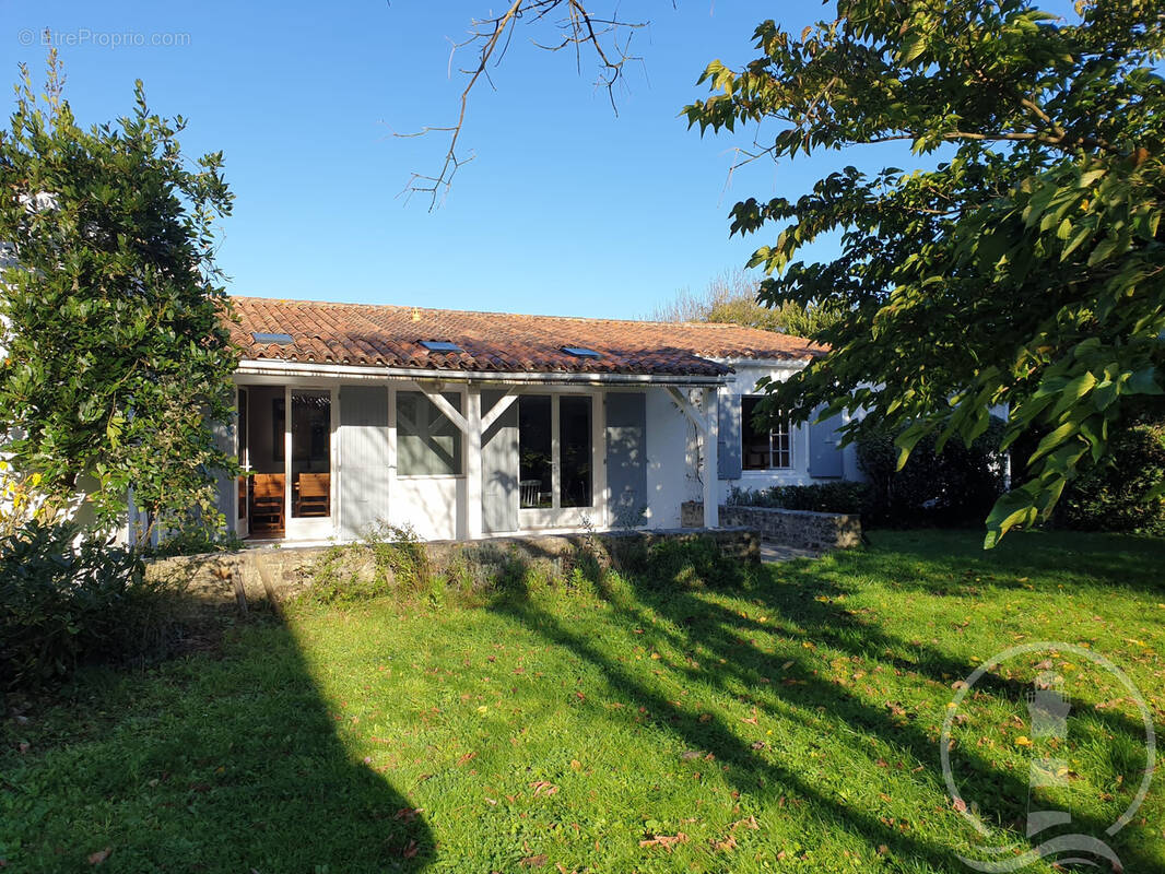 Maison à SAINT-CLEMENT-DES-BALEINES