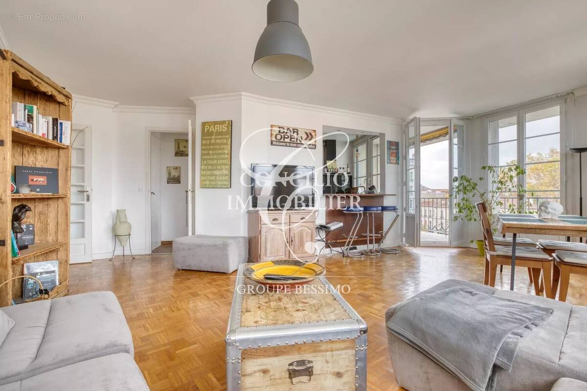 Appartement à LA GARENNE-COLOMBES