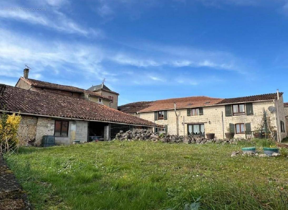 Maison à SAINT-CLAUD