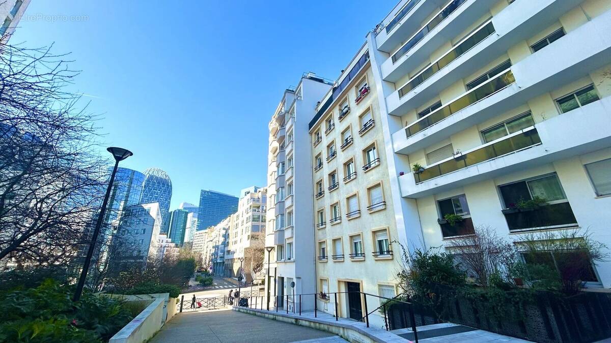 Appartement à COURBEVOIE