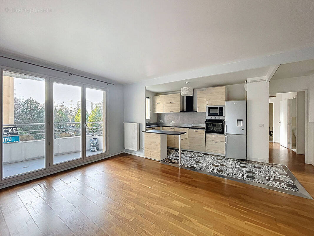 Appartement à COURBEVOIE