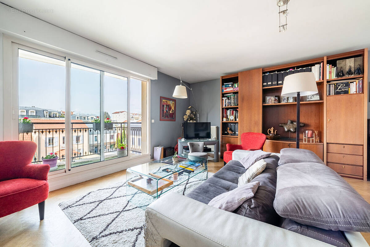 Appartement à LA GARENNE-COLOMBES