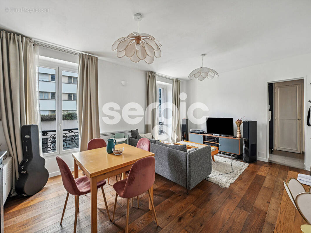 Appartement à PARIS-19E