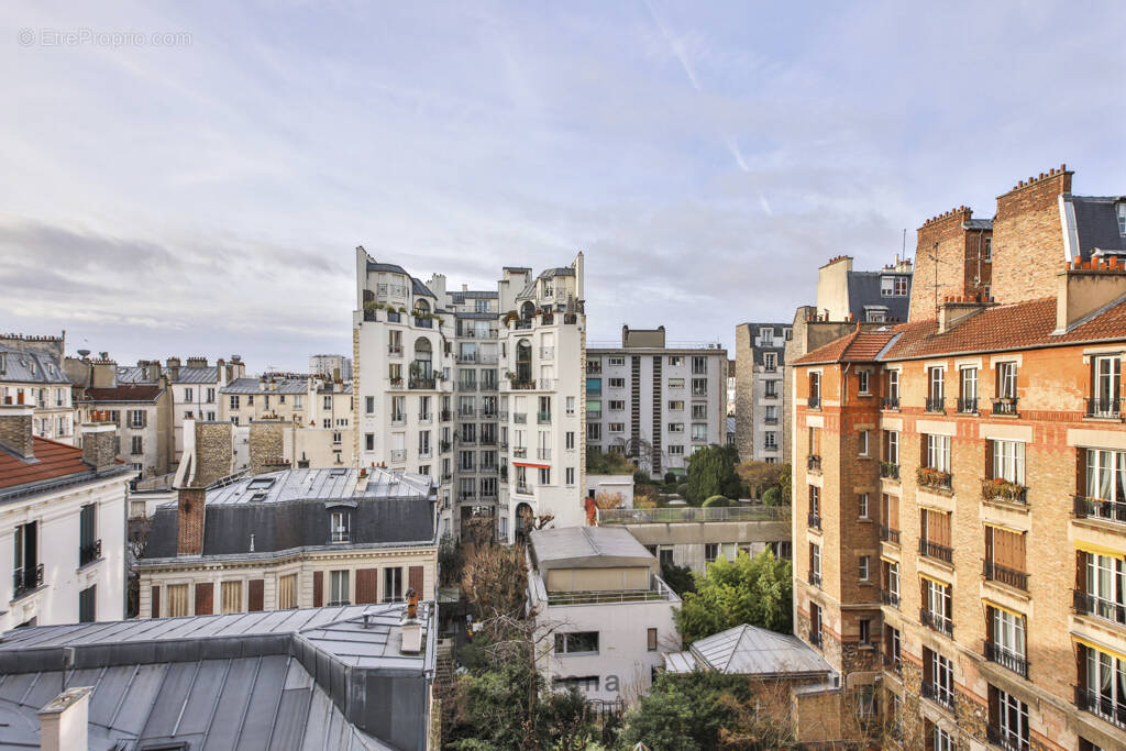 Appartement à PARIS-14E