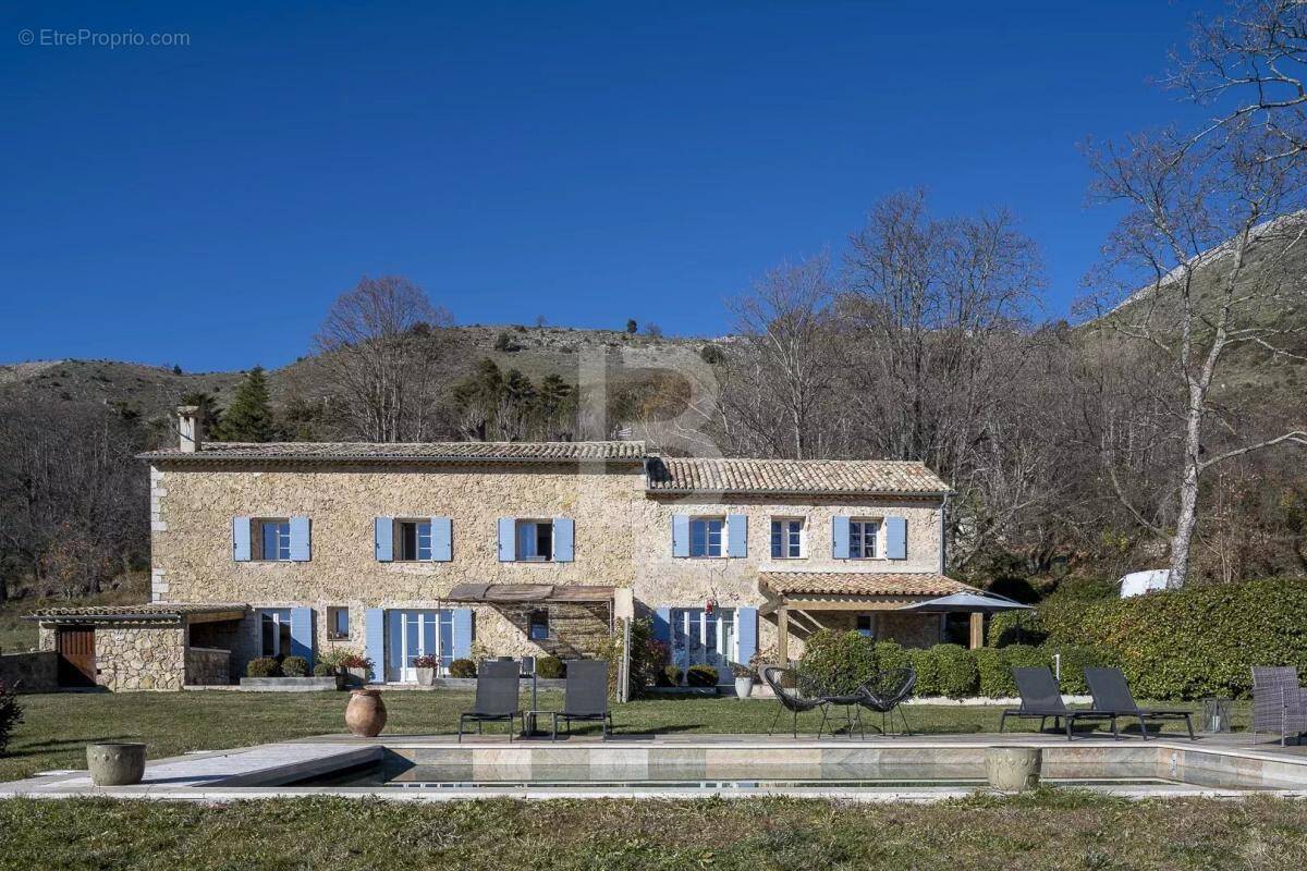 Maison à TOURRETTES-SUR-LOUP