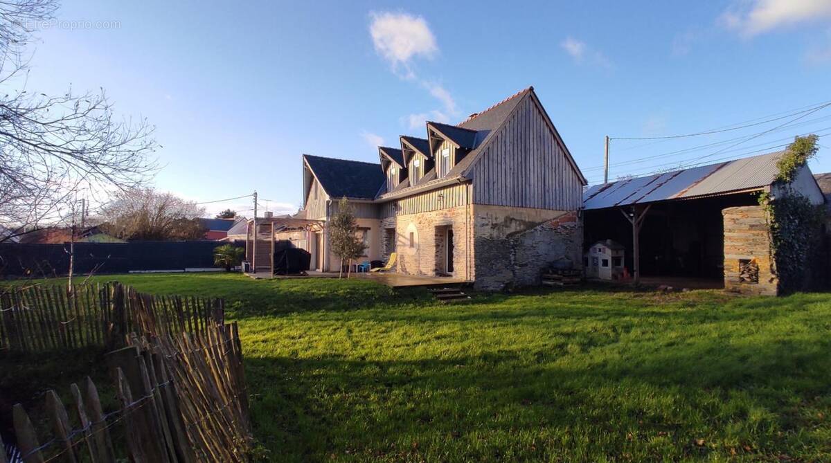 Maison à NOZAY