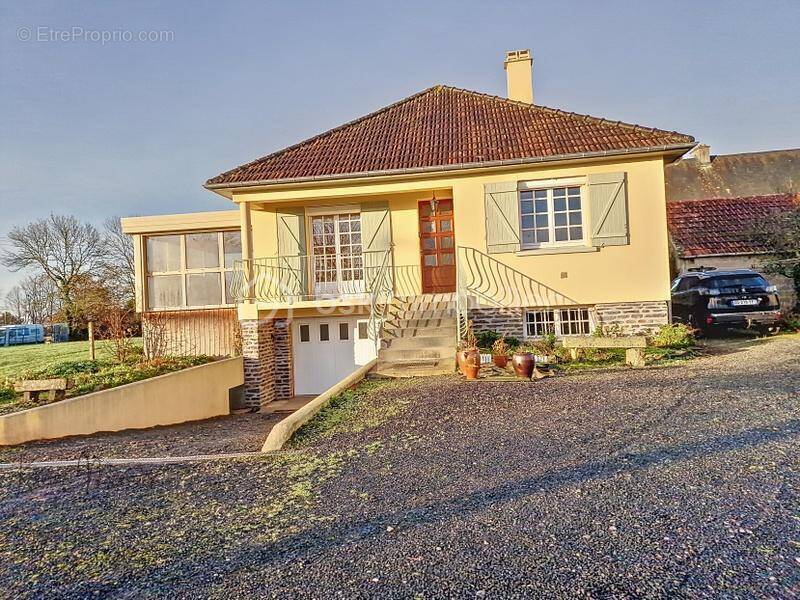 Maison à SAINT-GEORGES-MONTCOCQ