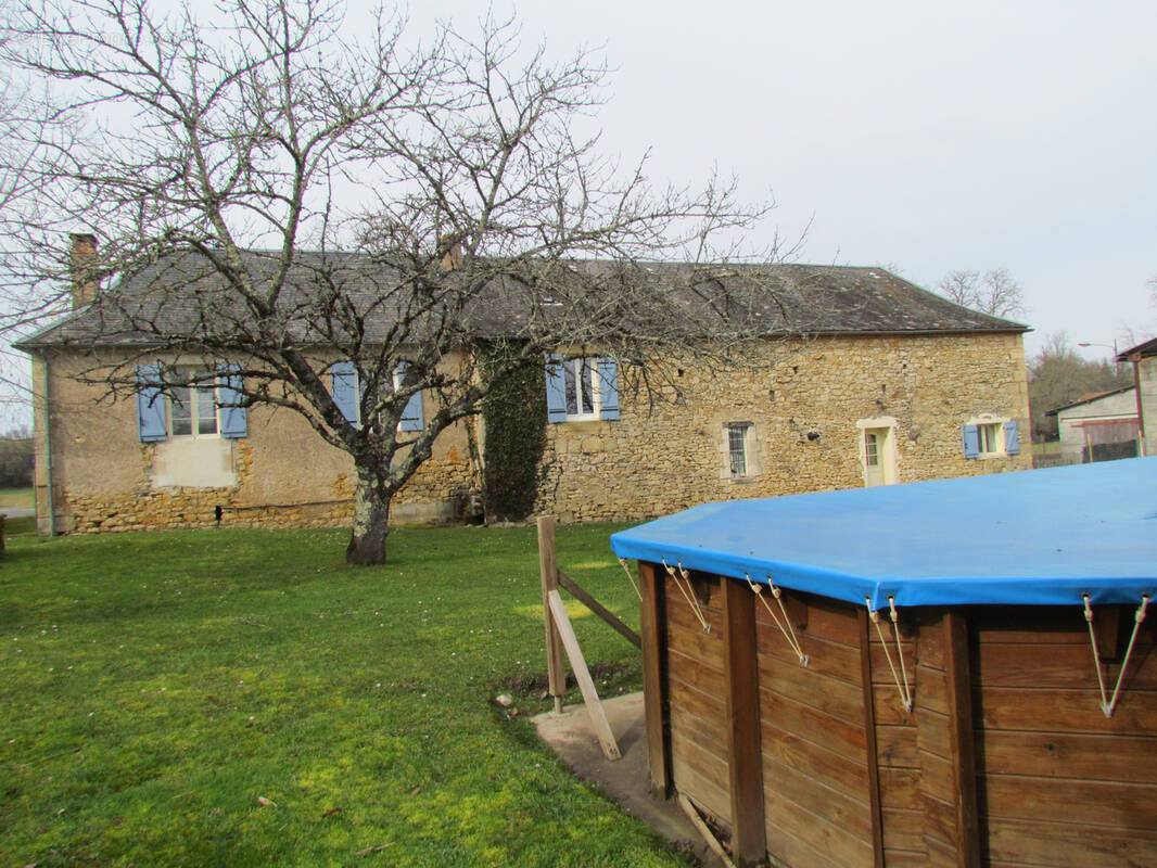 Maison à HAUTEFORT