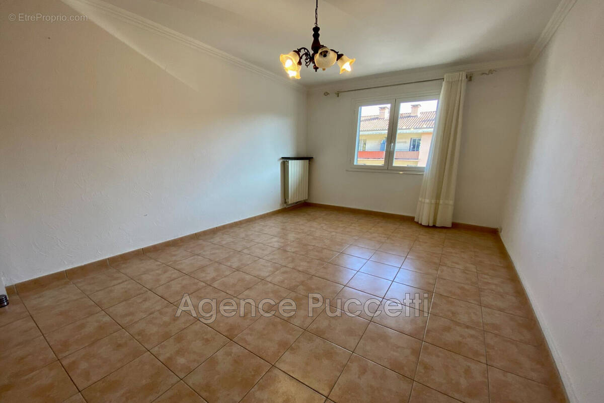 Appartement à VENCE