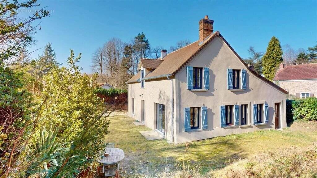 Maison à CLAIREFONTAINE-EN-YVELINES